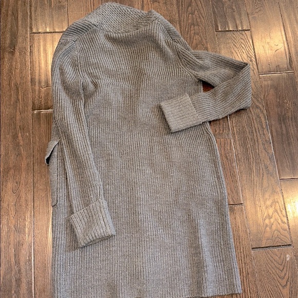 Tory Burch Gray Women's thick knit Cardigan Sweater size small - Picture 8 of 8
